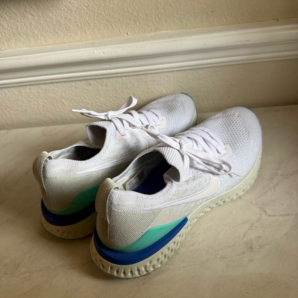 Nike Women’s Epic React Flyknit Sneakers - Picture 4 of 9